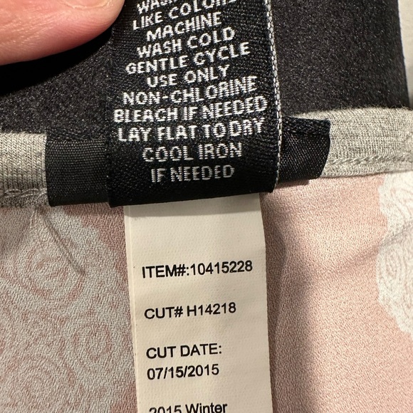 Torrid Pink and Gray Top with Heart Design - Picture 4 of 4